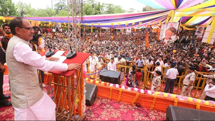 गुफा मंदिर परिसर में श्रद्धालुओं के लिए बनेगा विशाल भवन : मुख्यमंत्री श्री चौहान